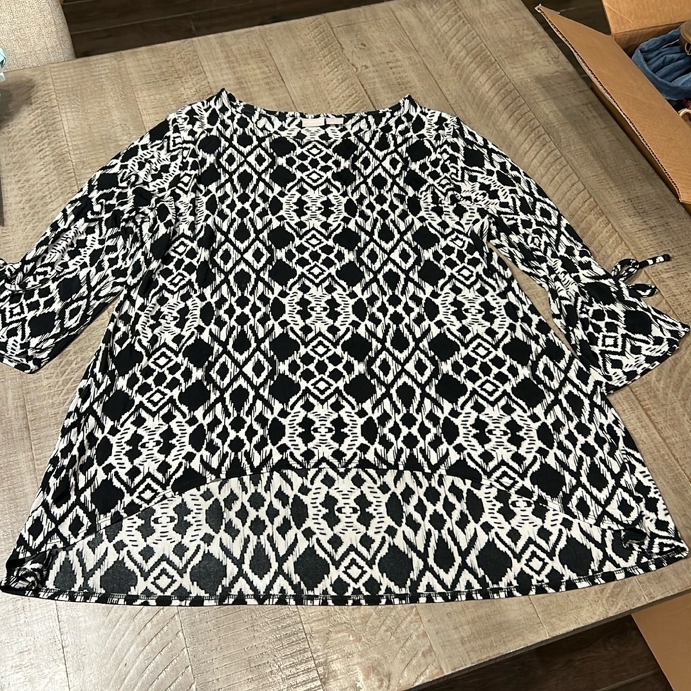 Chico’s size 3 hi-lo tunic
